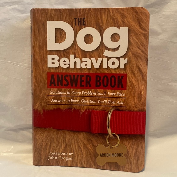 🐶🐾📙 NWT The Dog Behavior Answer Book - Picture 1 of 4